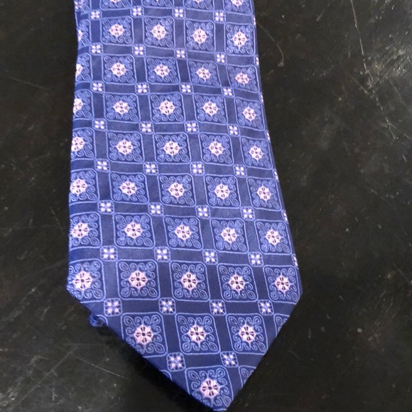 Four ties. Hathaway/talbott/Kirkland - Picture 5 of 5
